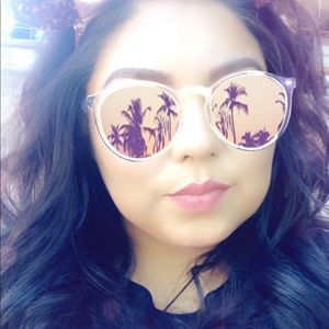 Meet your Posher, Marcela